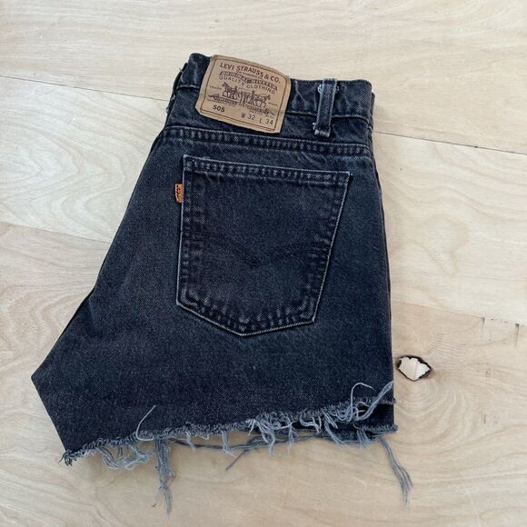 Vintage Levis 505 Shorts Women's 31 Black 80s Denim Made in USA Jorts Summer - Picture 9 of 9